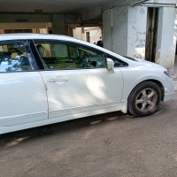 Tafetta White Honda Civic 1.8V Manual with Automatic Sunroof