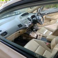 Tafetta White Honda Civic 1.8V Manual with Automatic Sunroof