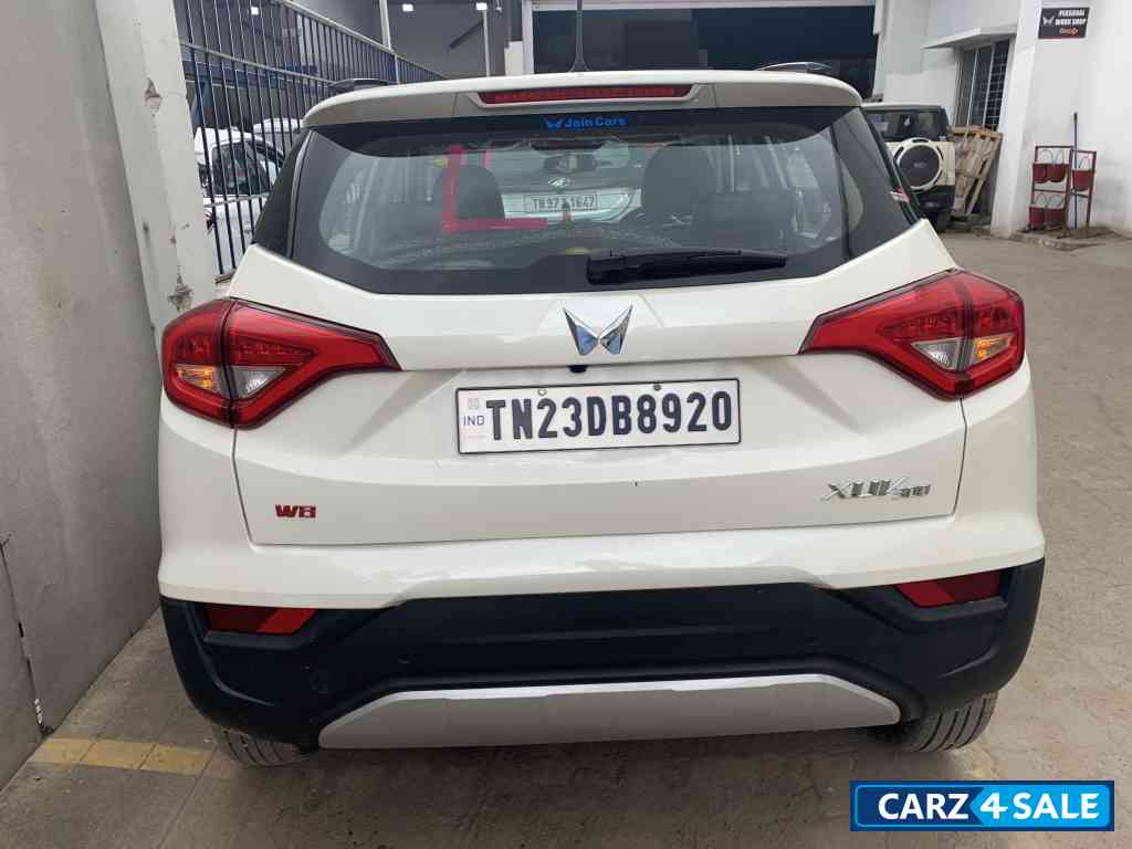 Mahindra XUV300 TGDI W8