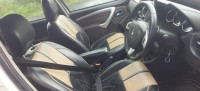 White Renault Duster 110 PS RXZ MT Diesel