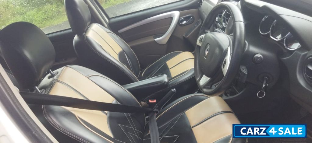 White Renault Duster 110 PS RXZ MT Diesel