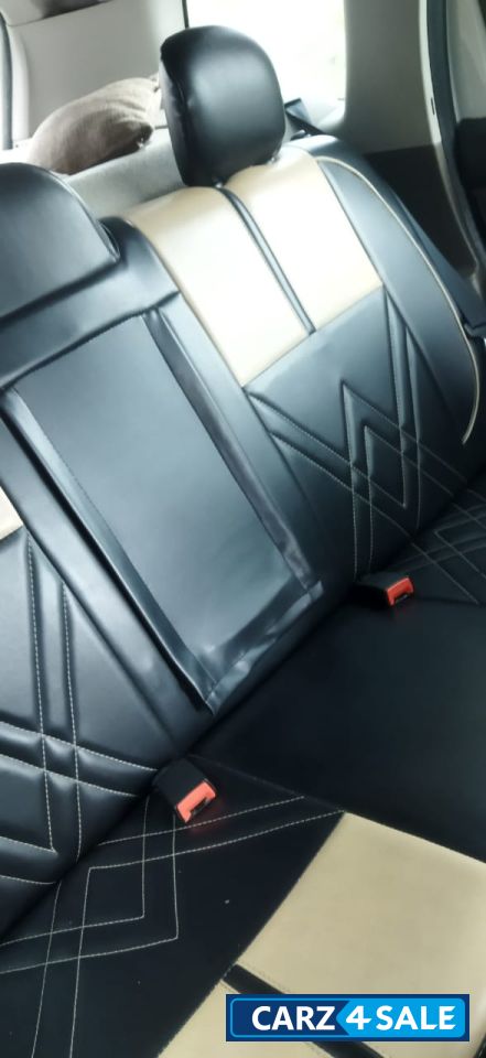 White Renault Duster 110 PS RXZ MT Diesel