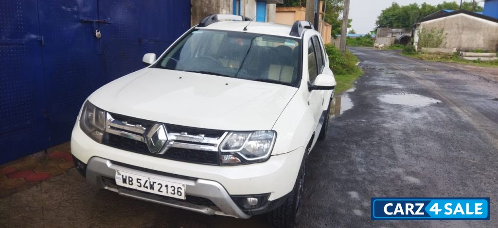 White Renault Duster 110 PS RXZ MT Diesel