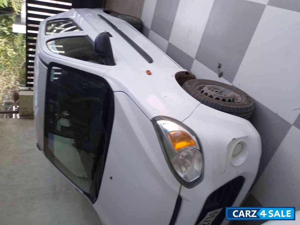 White Maruti Suzuki Alto Petrol + Cng Lxi