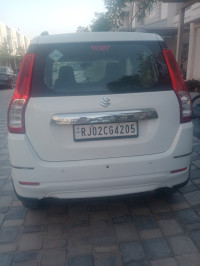 White Maruti Suzuki Wagon R Vxi cng