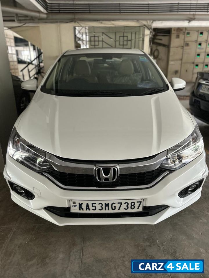 Pearl White Honda City ZXCVT