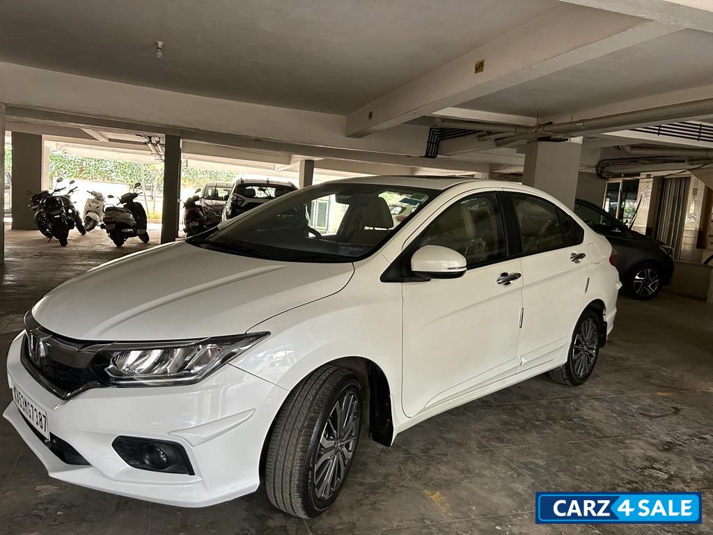 Pearl White Honda City ZXCVT
