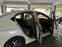 Pearl White Honda City ZXCVT