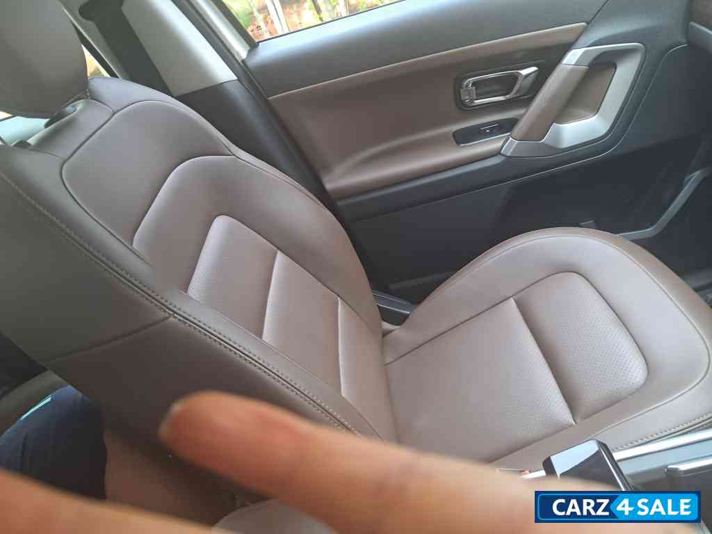 Tata Harrier XZ plus dual tone