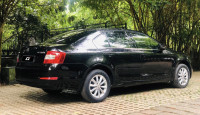 Skoda Octavia Elegance 2.TDi At 2013 Model