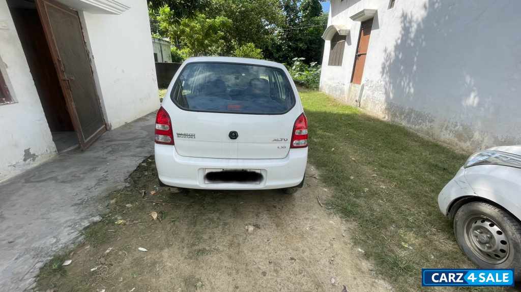 White Maruti Suzuki Alto lxi