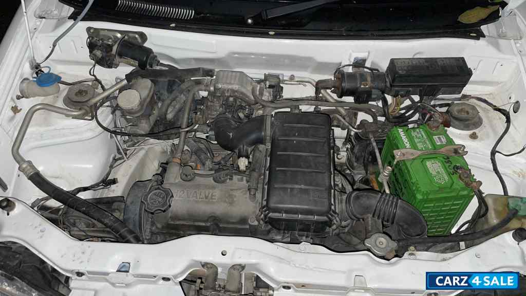 White Maruti Suzuki Alto lxi