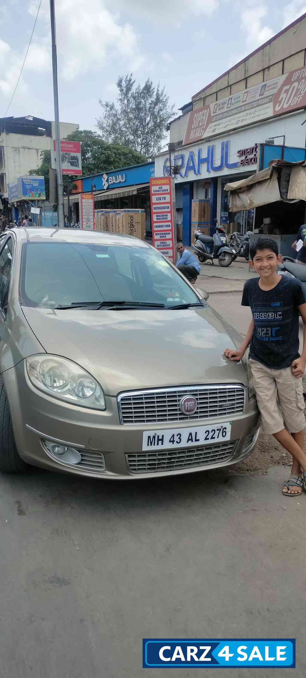 Golden Fiat Linea Tjet