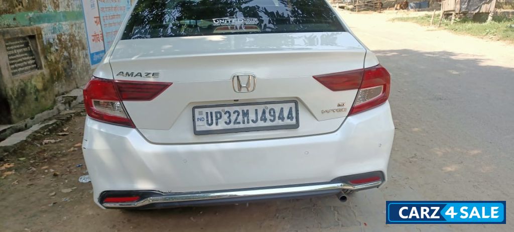 Platinum White Honda Amaze VX - IVTECH