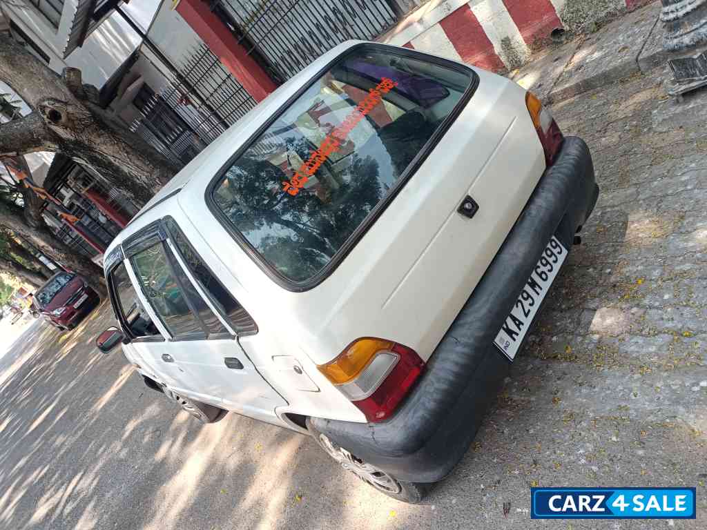 White Maruti Suzuki 800 White