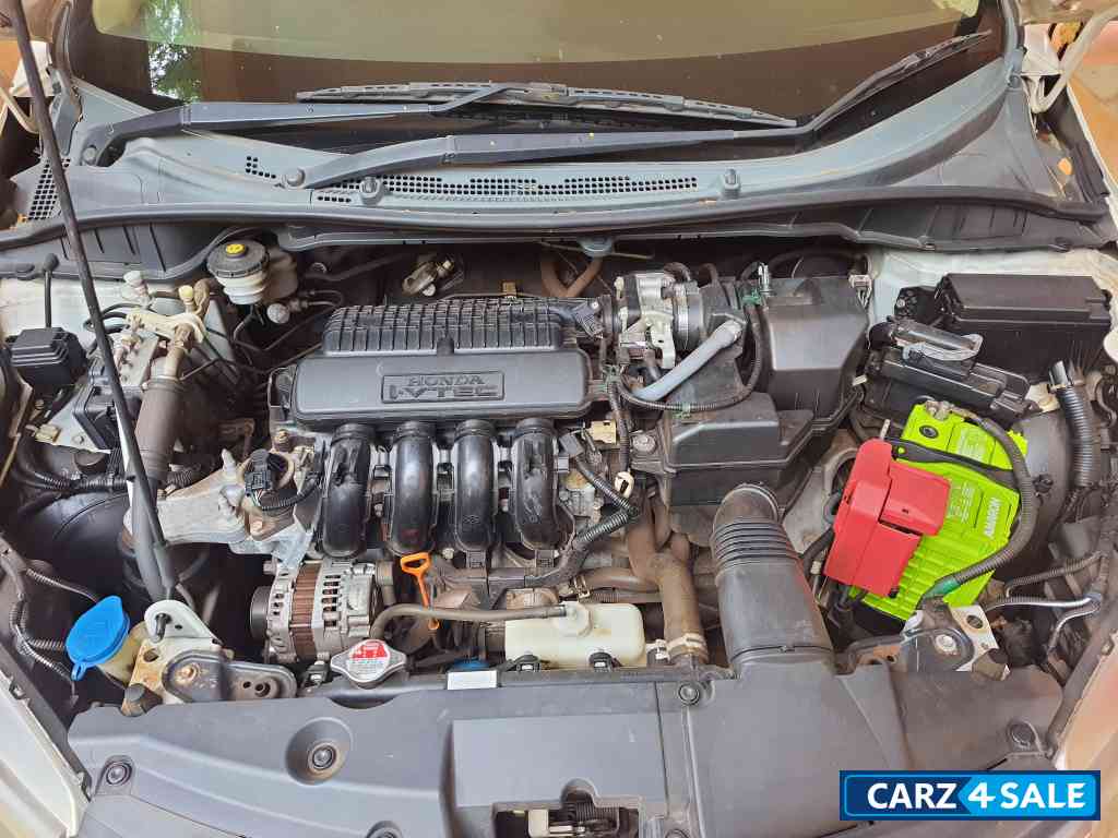 Taffeta White Honda City SV ivtec