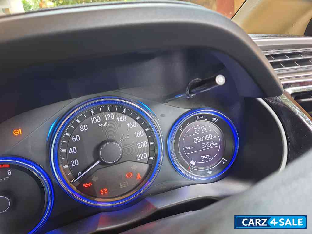 Taffeta White Honda City SV ivtec