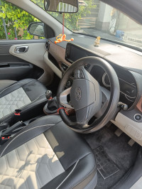 White Hyundai Aura Sx1.2