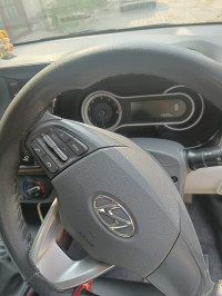 White Hyundai Aura Sx1.2