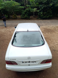 Mercedes-Benz E-Class V6 MT