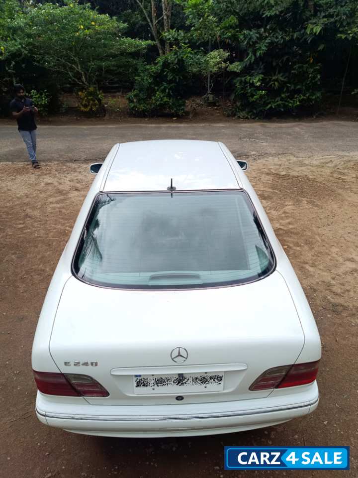 Mercedes-Benz E-Class V6 MT