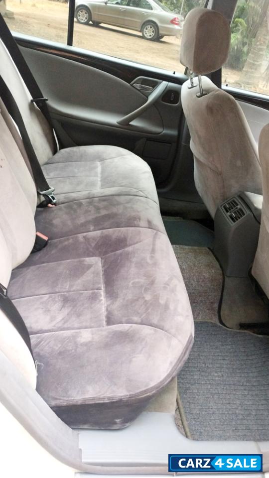 Mercedes-Benz E-Class V6 MT