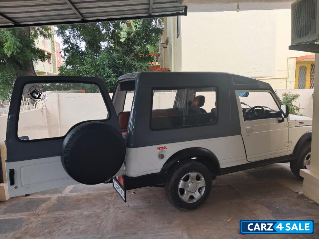 White Maruti Suzuki Gypsy Gypsy king