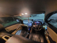 White Hyundai Verna 1.4 Fludic CRDI