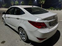 White Hyundai Verna 1.4 Fludic CRDI