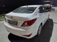 White Hyundai Verna 1.4 Fludic CRDI