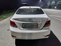 White Hyundai Verna 1.4 Fludic CRDI
