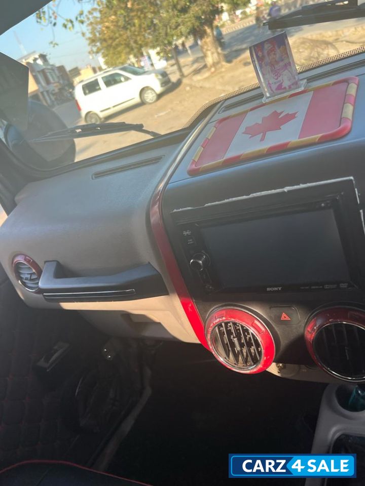 Mahindra Thar 4 X 4 AC 7 Seater