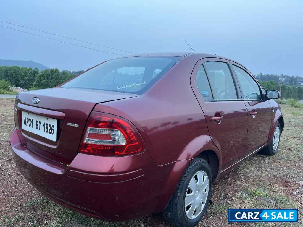 Paprika Red Ford Fiesta 1.6 Duratec SXI