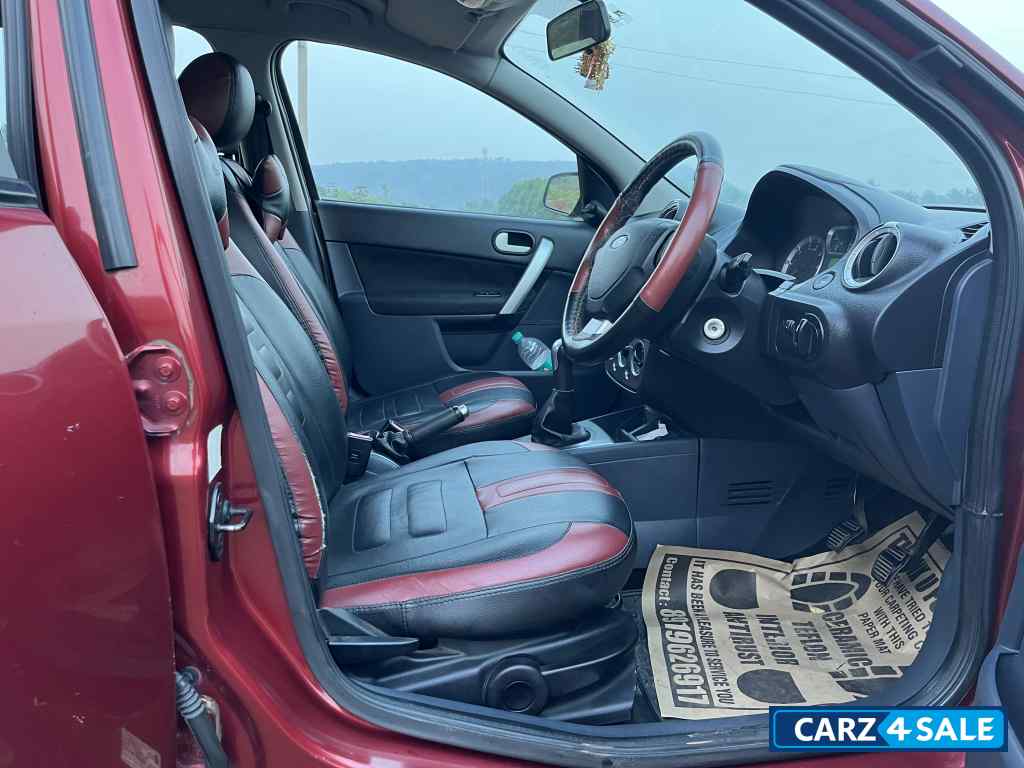 Paprika Red Ford Fiesta 1.6 Duratec SXI