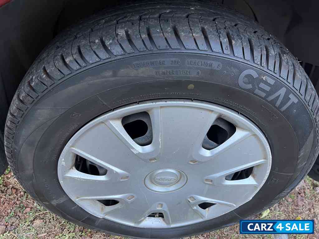 Paprika Red Ford Fiesta 1.6 Duratec SXI