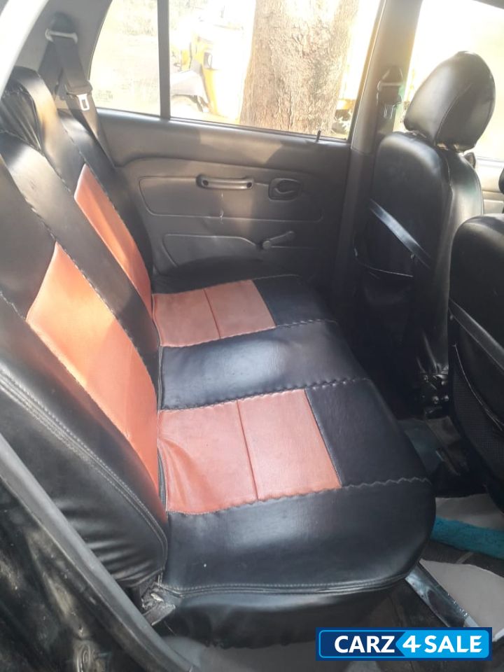 Black Hyundai Santro xing XE