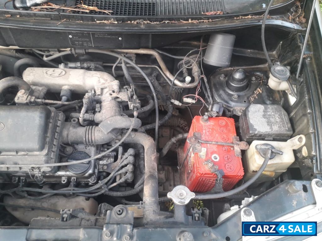 Black Hyundai Santro xing XE