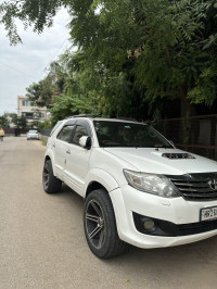 Toyota Fortuner 3.0 4x2 AT 2013 Model