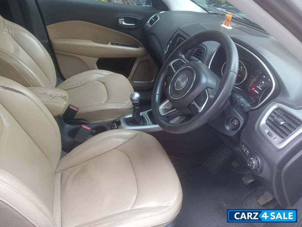 Minimal Grey Jeep Compass Longitude 2.0 Diesel