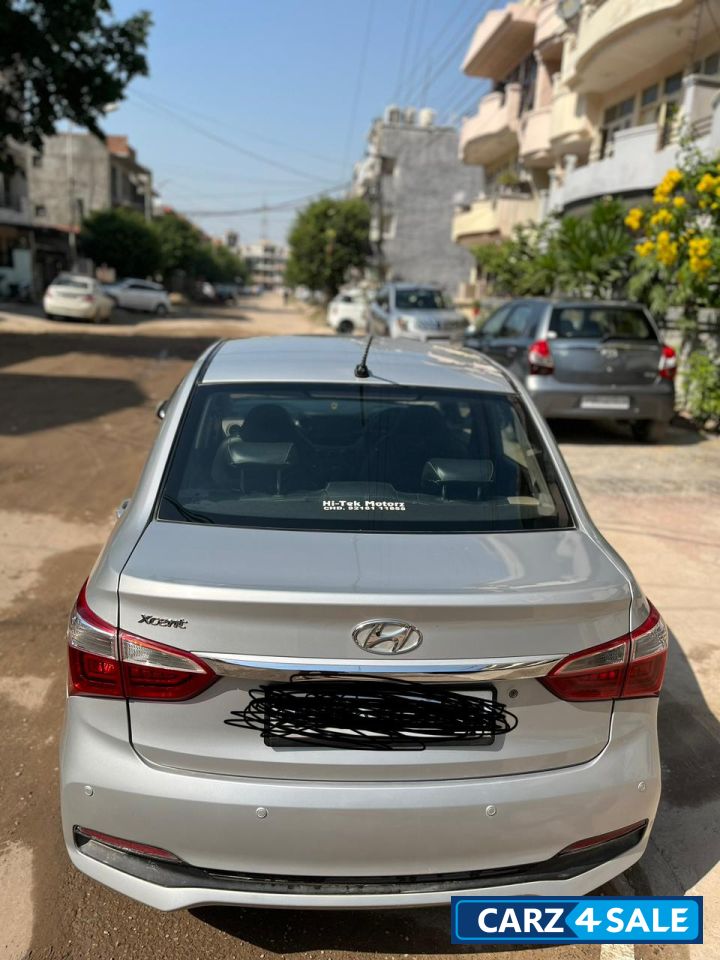 Hyundai Xcent 1.2 VTVT E Plus Petrol + CNG