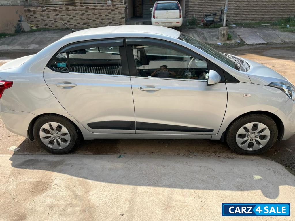 Hyundai Xcent 1.2 VTVT E Plus Petrol + CNG