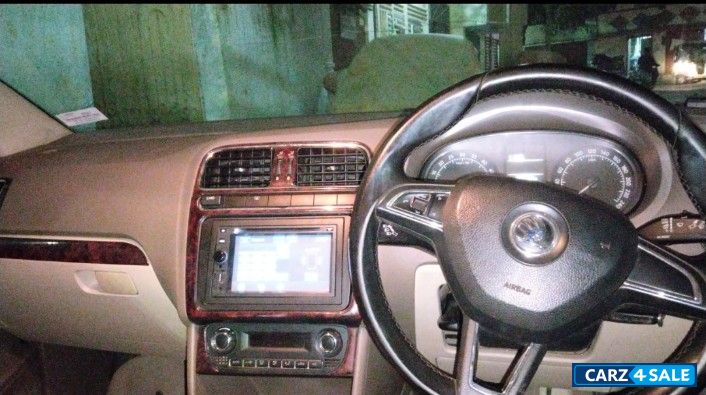 Skoda Rapid 1.5 TDI ELEGANT PLUS Skoda Rapid 1.5 TDI ELEGANT PLUS