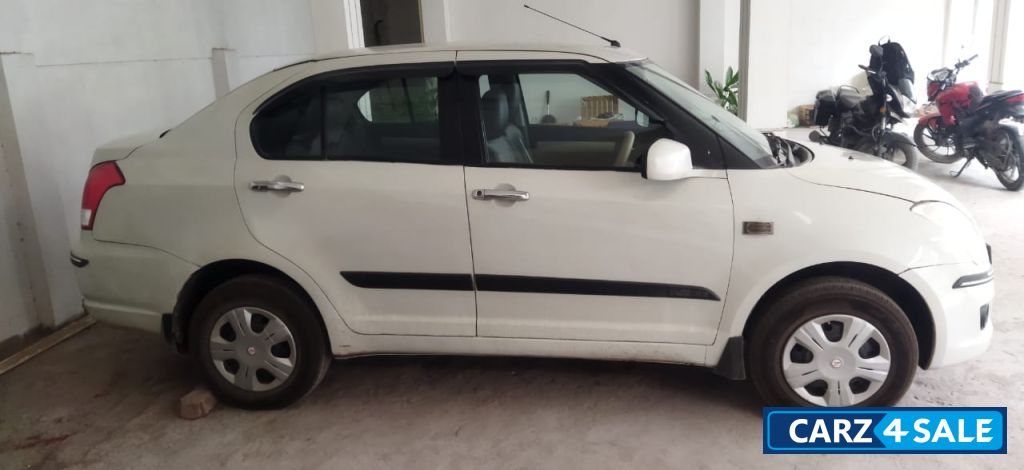 White Maruti Suzuki  Swift dzire