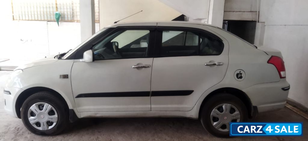 White Maruti Suzuki  Swift dzire