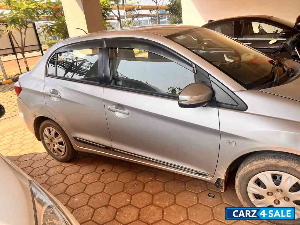 Silver Honda Amaze I-vtec S