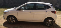 Pearlsent_white Tata Tiago XZ+ BS6