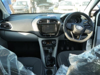 Pearlsent_white Tata Tiago XZ+ BS6