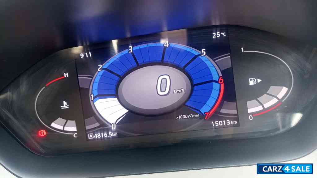 White Nissan Magnite Xv turbo