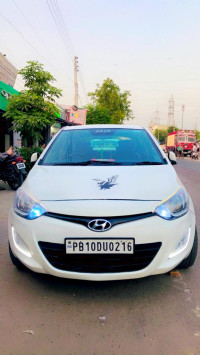 C White Hyundai i20 DSL 1.4 Sportz