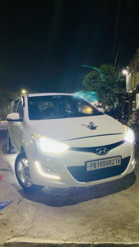 C White Hyundai i20 DSL 1.4 Sportz